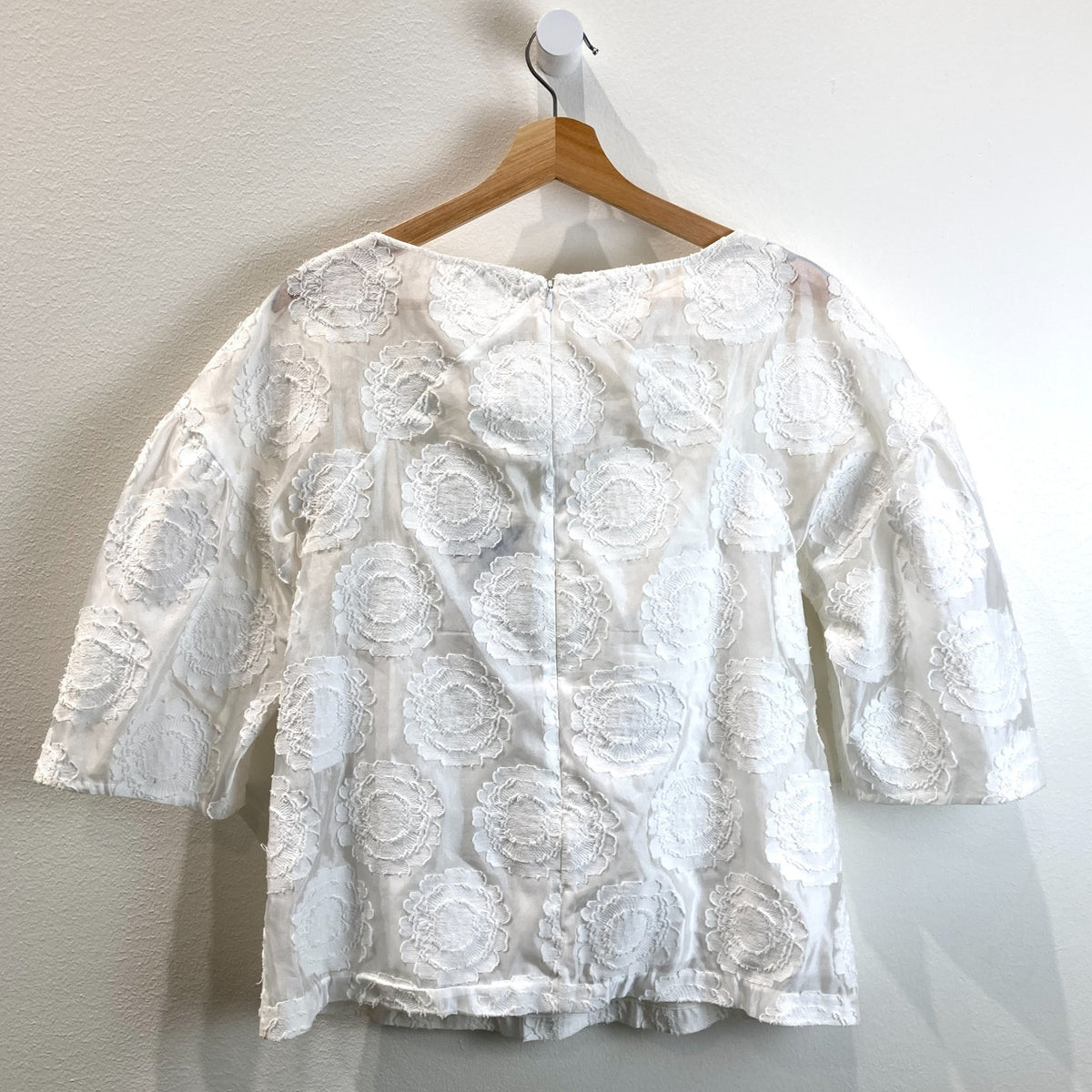 Pearl by Lela Rose White Sheer 3D Medallion Blouse Top - Size 6 - 0608BM