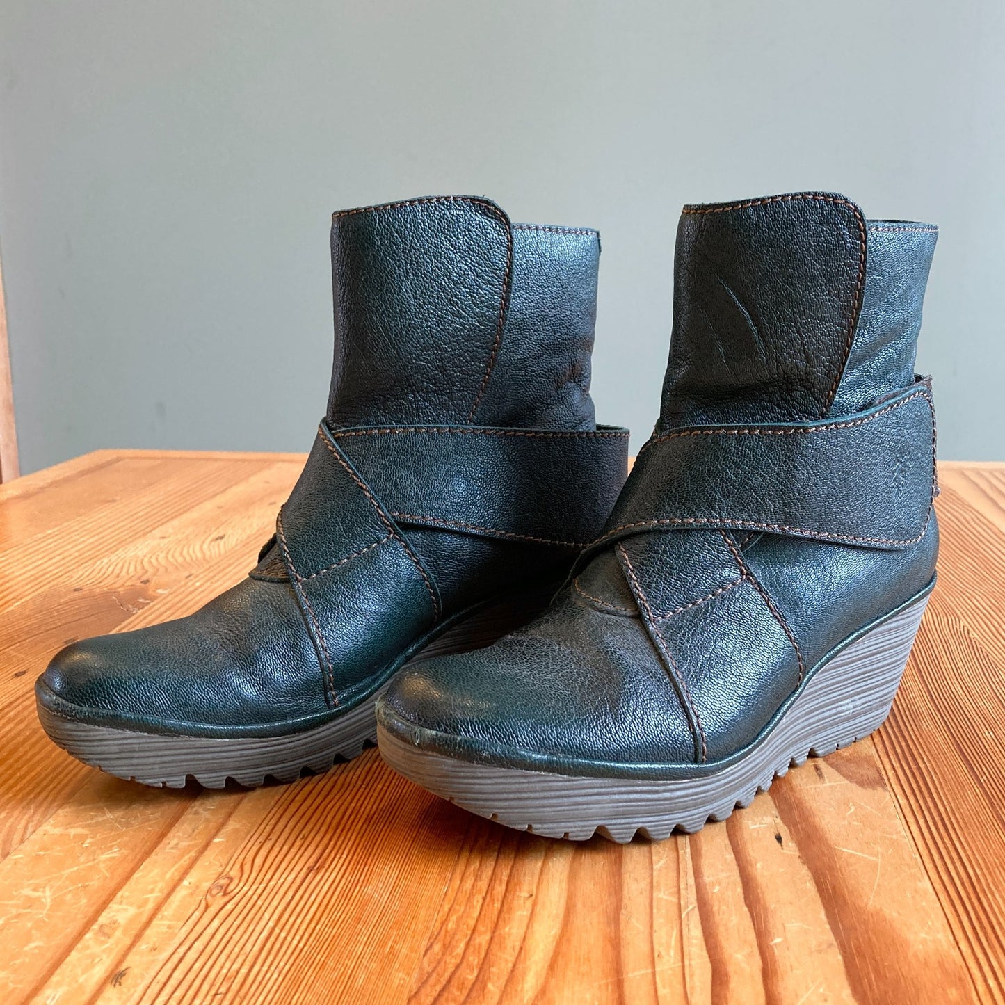 39 / 9 - Fly London Dark Green Leather Wedge Sole Platform Boots 0114KE