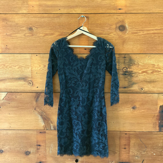 Diane von Furstenberg Black Lace Zarita Scoop Sheath Dress - Size 0 - 0715IM