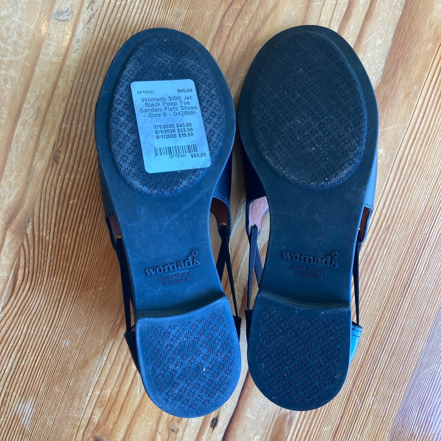 Womads $198 Jet Black Peep Toe Sandals Flats Shoes - Size 6 - 0426MK