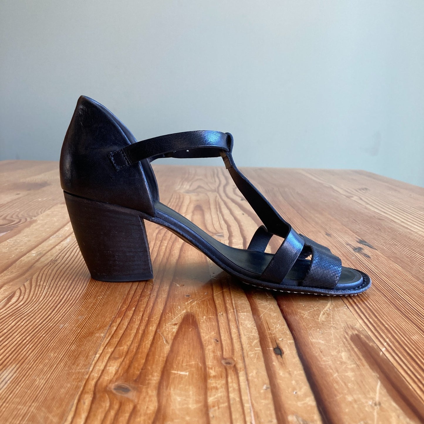 Pantanetti $399 Black Mid T Strap Sandals Heels - Sz 37.5 / 7.5 -w/box - 0121PK