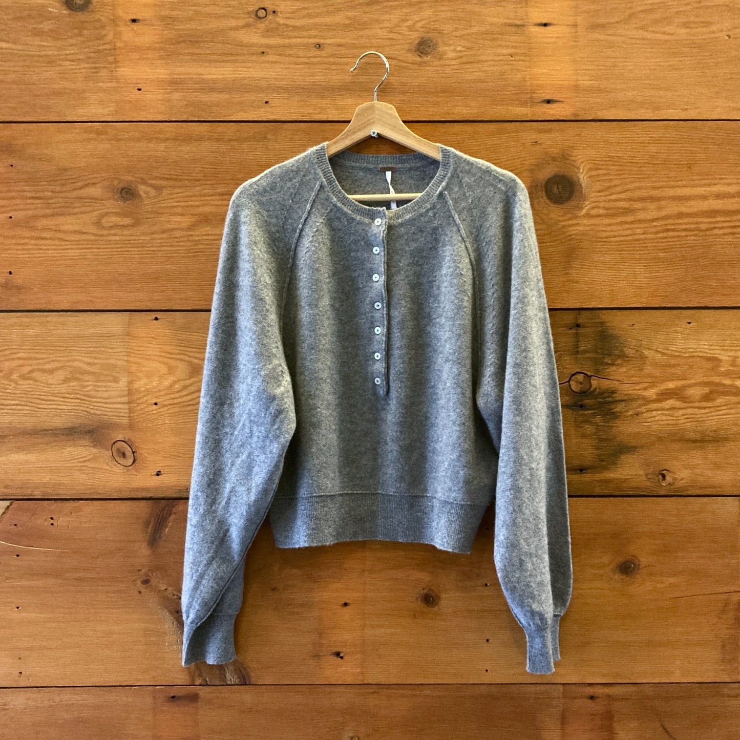 M - Free People Gray Henley Neck 100% Cashmere Relaxed Fit Sweater 0206BS