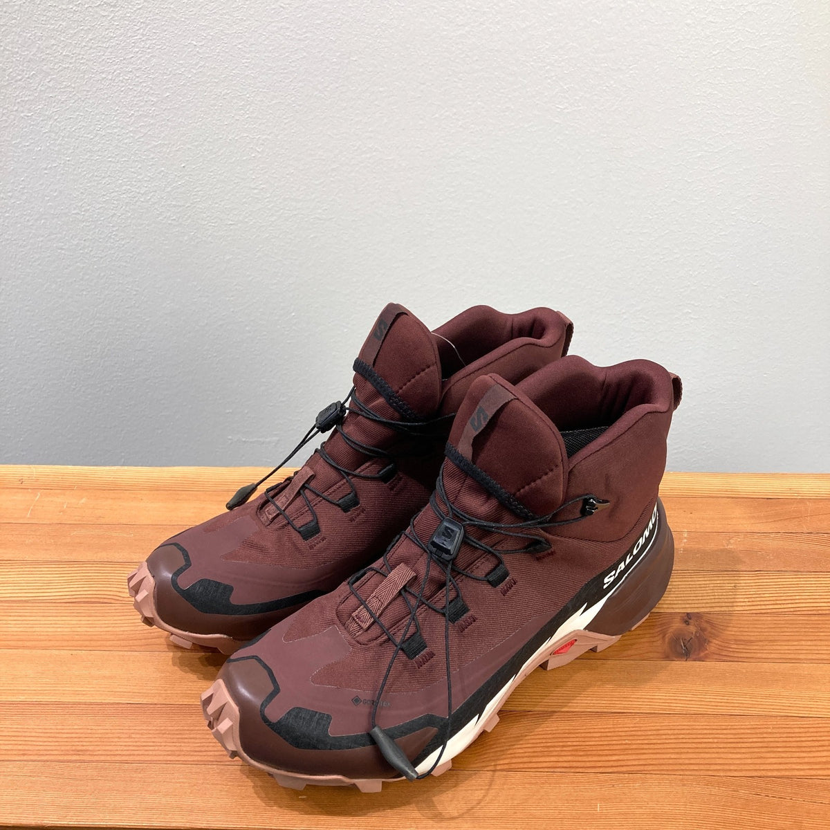 Salomon Cross Hike 2 Mid Gore-Tex Hiking Boots Shoes - Size 9.5 - NEW - 1226MT