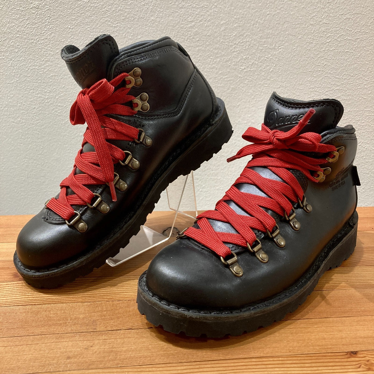 Danner Black Lace Up Mountain Pass Ankle Hiking Boots - Size 7.5 - NEW - 1122CT