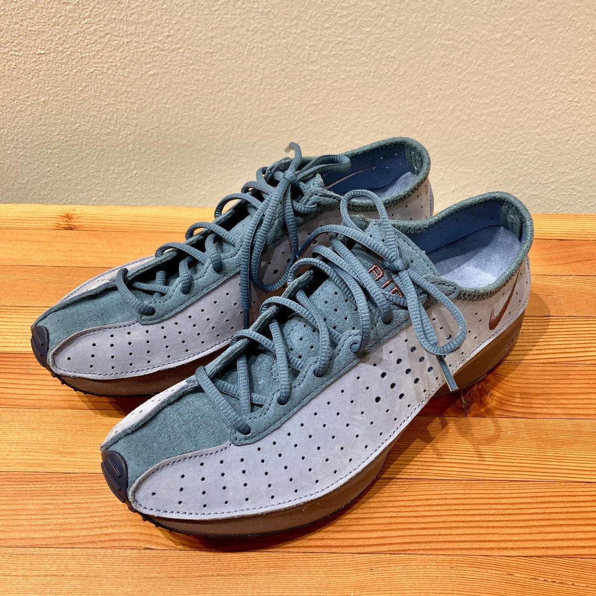Nike Air Blue & Brown Perforated Air Superfly Shoes - Size 7 - NEW - 0915LS