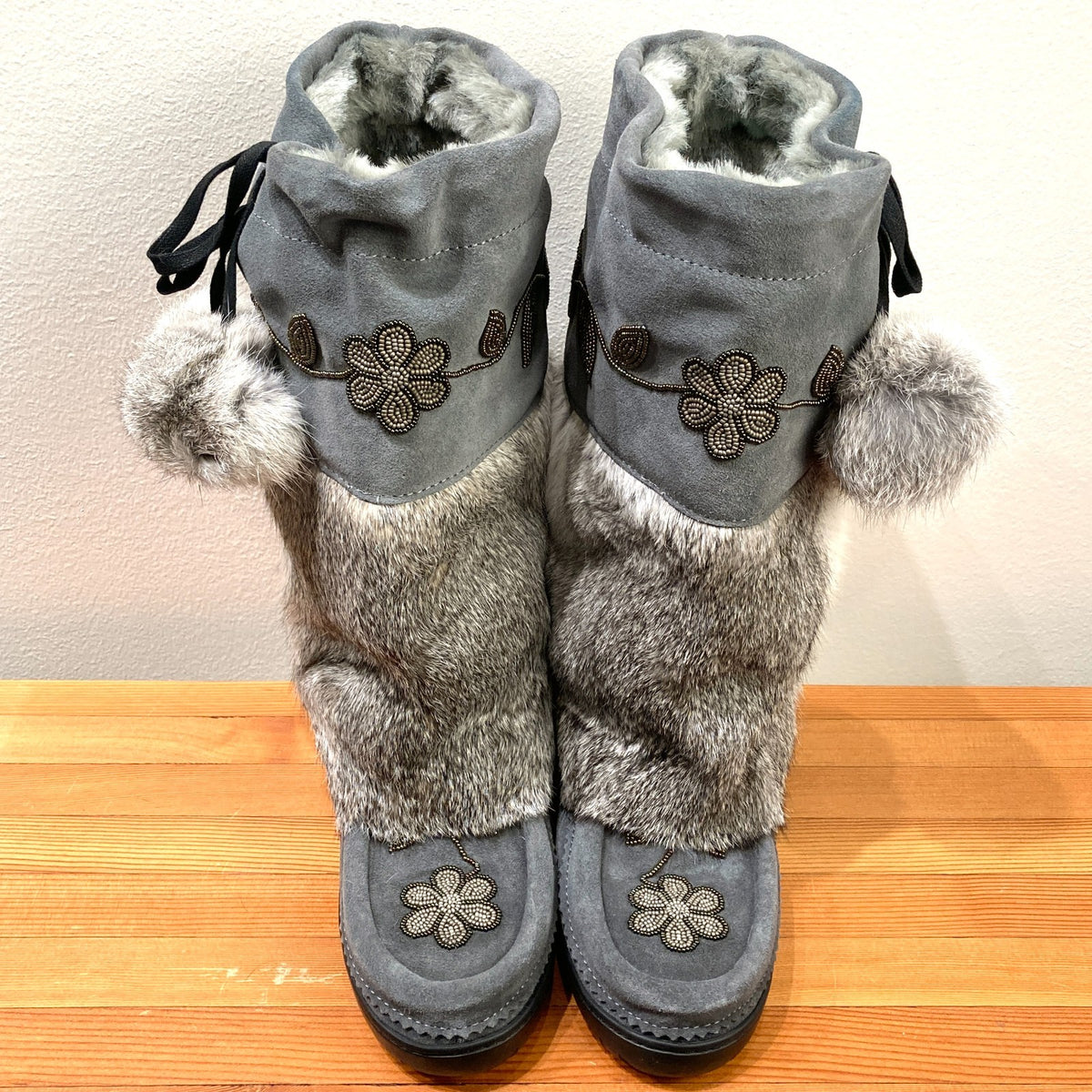 Manitobah Gray Metis Fur Waterproof Mukluk Boots - Size 7 - NEW w/ Box - 1017SC