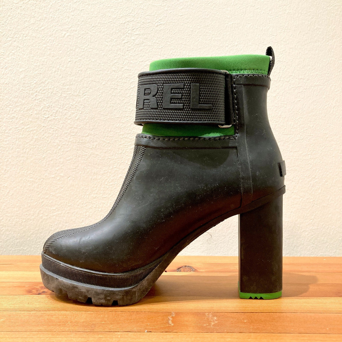 Sorel Black Medina Iii Ankle Rain Rubber Platform Heel Boots - Size 7 - 0308IN