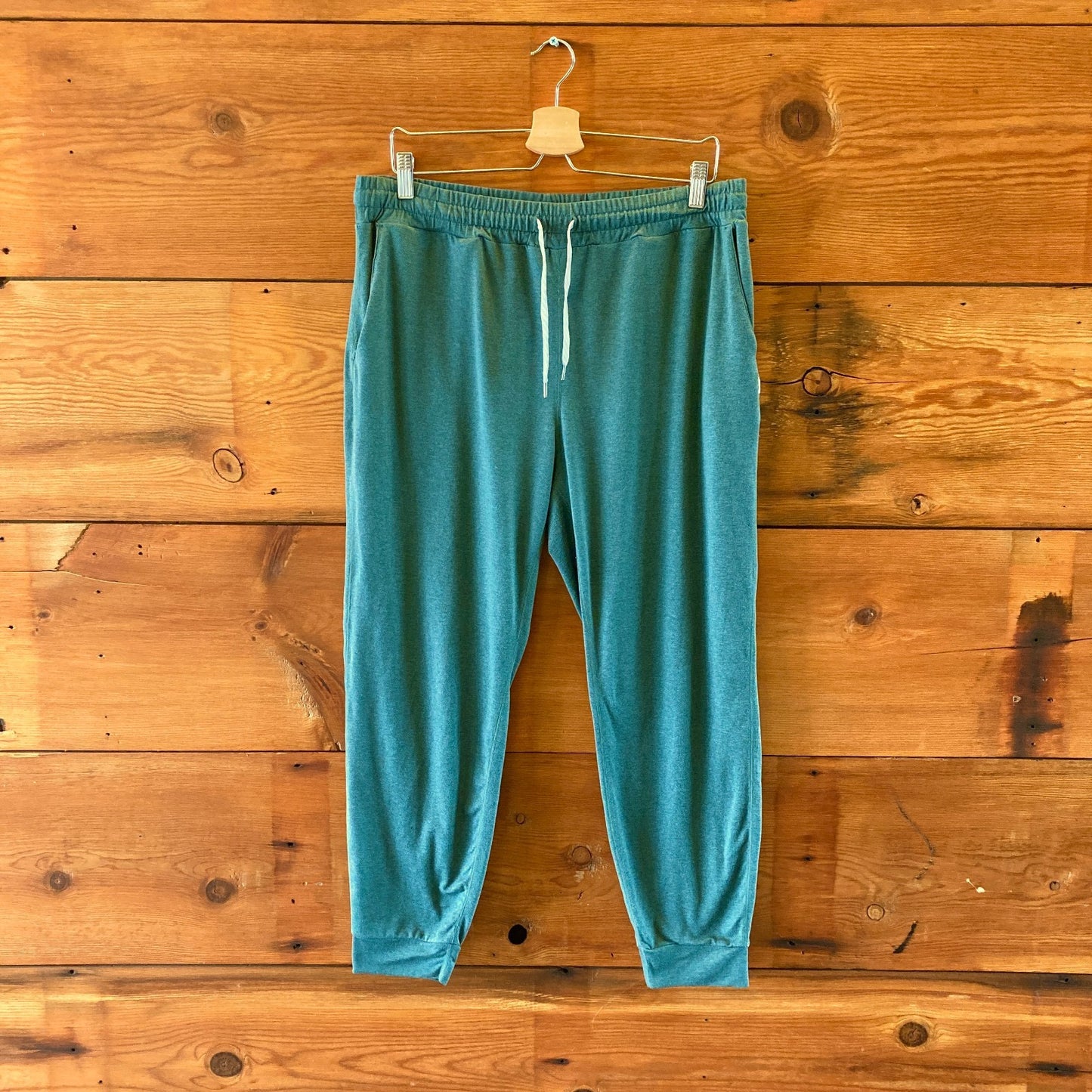 Vuori Green Performance Jogger Womens Athletic Pants - Size XL - 0322MA
