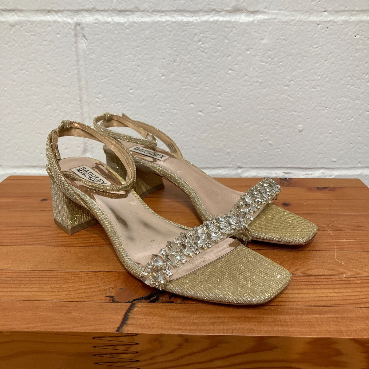 Badgley Mischka Champagne Gold Jeweled Open Toe Sandals - Size 8 - 0826HB