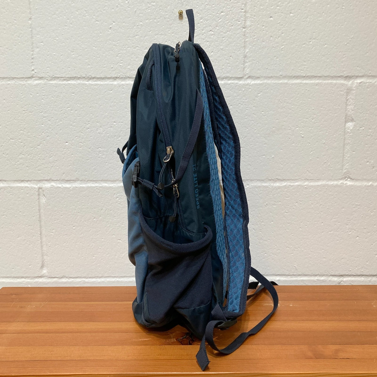 Deuter Navy Blue Speed Lite 21 Ultralight Hiking Daypack Backpack - 0815CJ