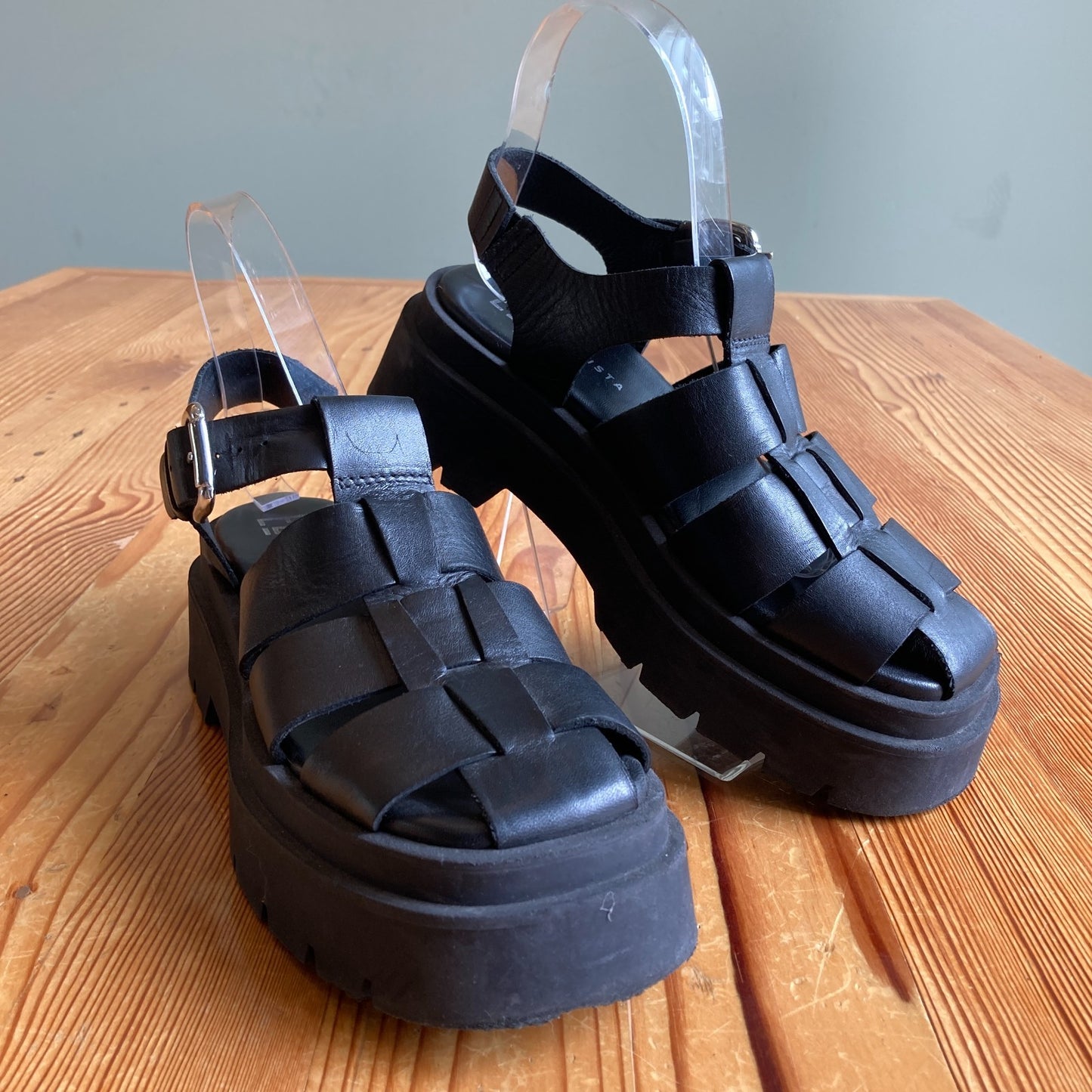 EB by Miista Black Leather Platform Fisherman Sandals - Size 37 / 7 - 0818SL