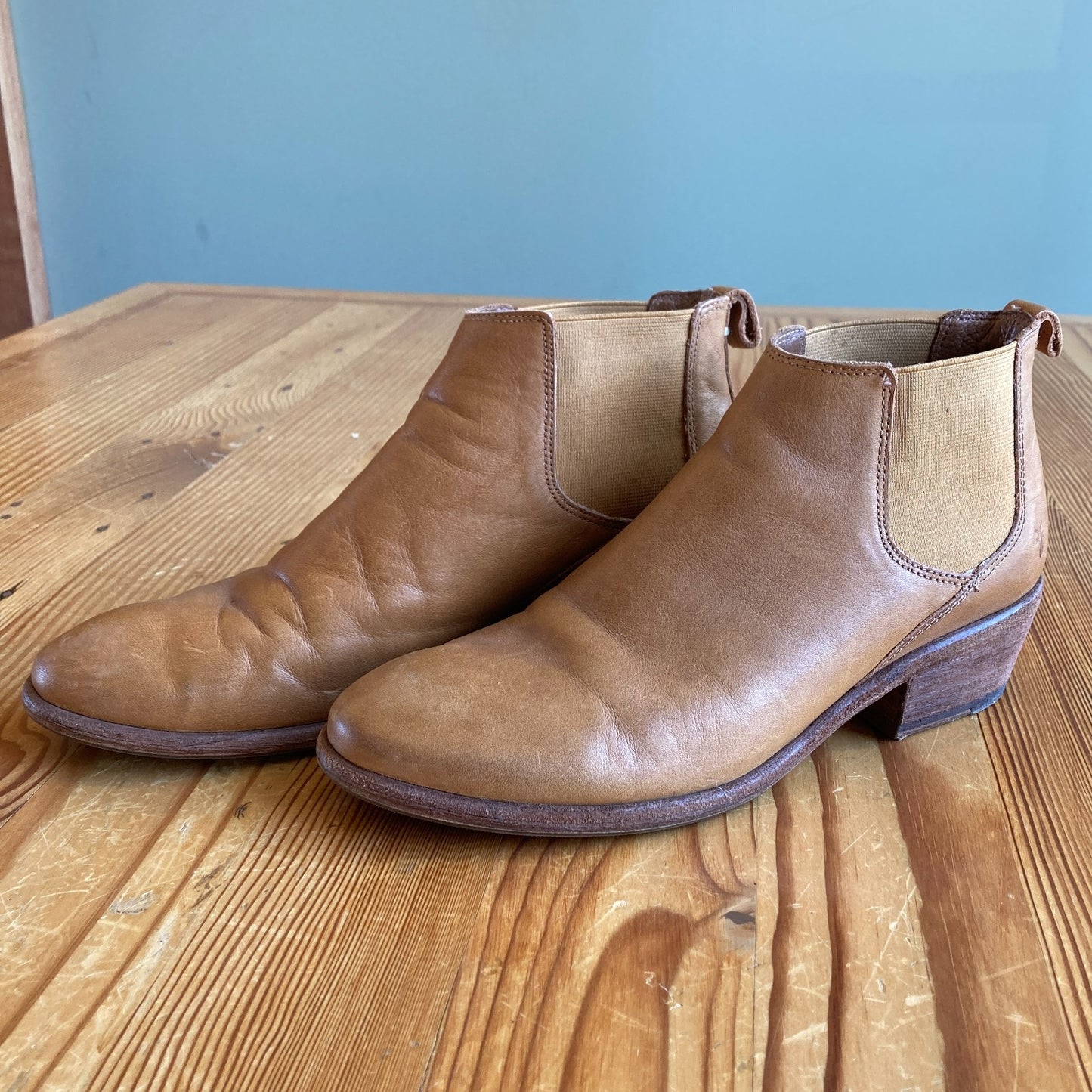 Frye Marigold Leather Carson Short Pull On Chelsea Ankle Boots - Size 8 - 0317JW