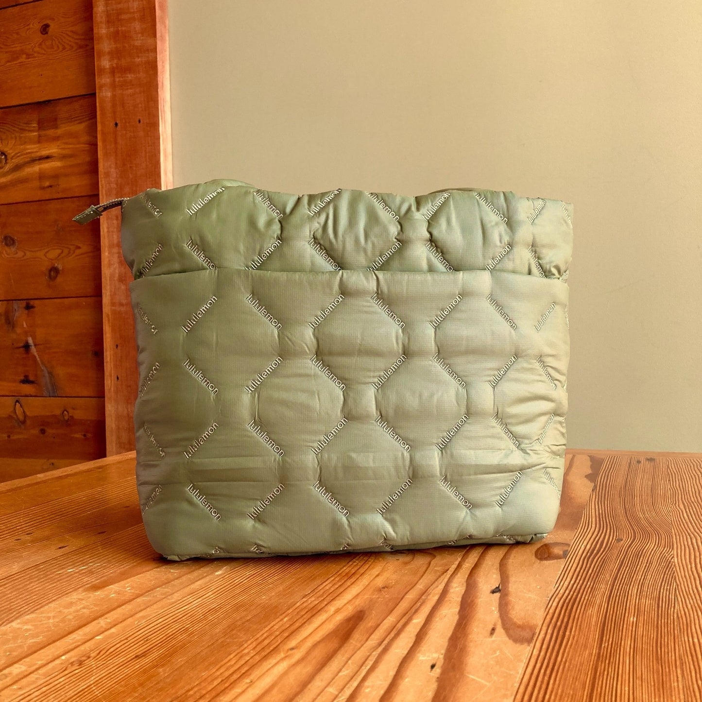 Lululemon $148 Olive Green Quilty Pleasures Shoulder Tote Gym Bag 0927EK