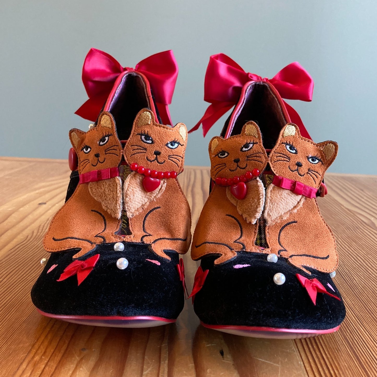 10 / 41 - Irregular Choice Cat Shoes Black Velvet Red Bow Heels Pumps 0209CP