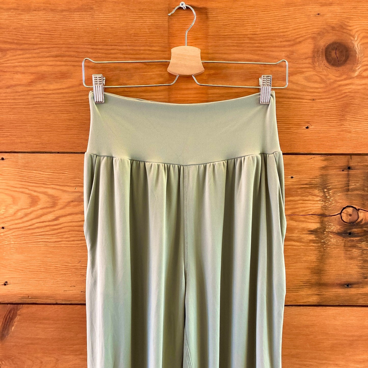 Lululemon Willow Leaf Green Rulu Drapey High Rise Yoga Pants - Size S - 0209SB