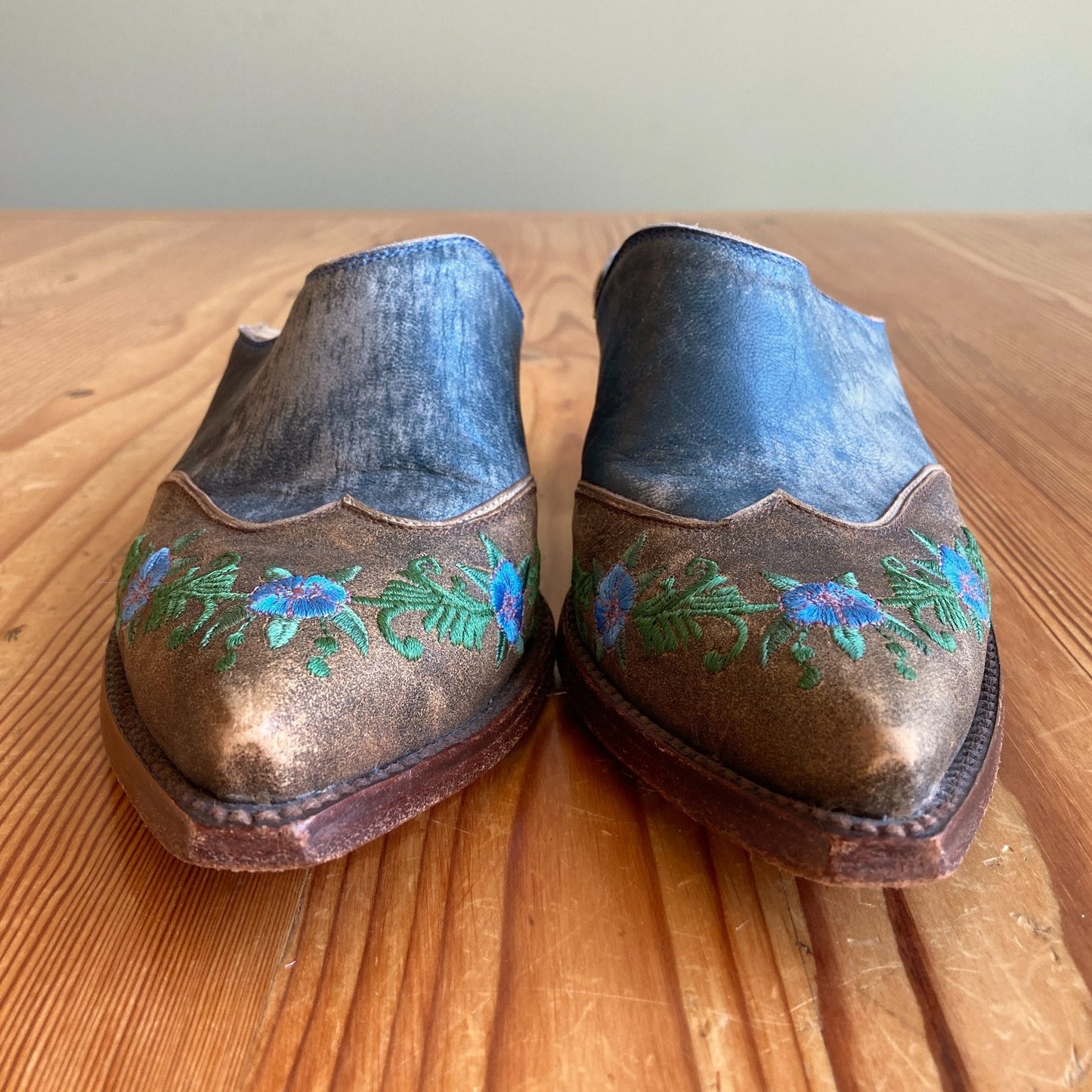 Old Gringo Blue Distressed Leather Western SnipToe Mules Shoes - Size 7 - 0811GR