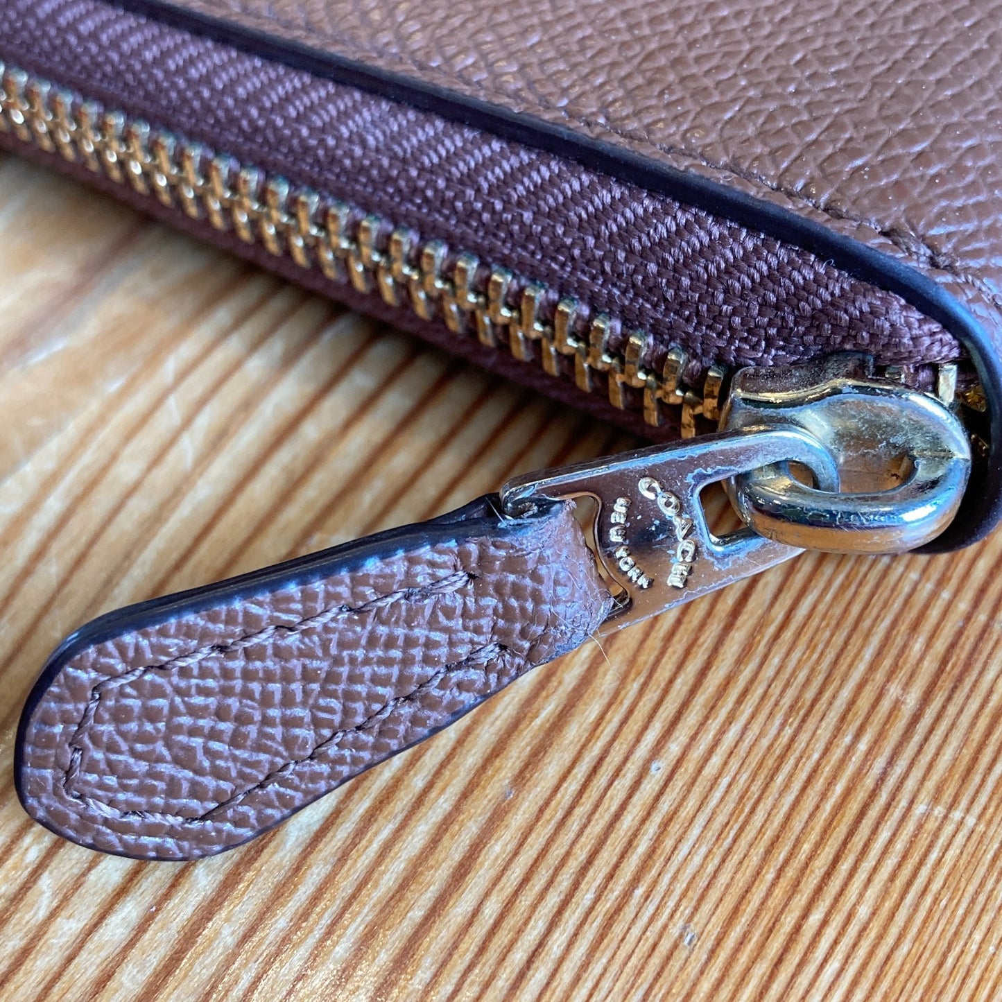 Coach Saddle Brown Crossgrain Leather Zip Around Accordion Wallet 0715DP