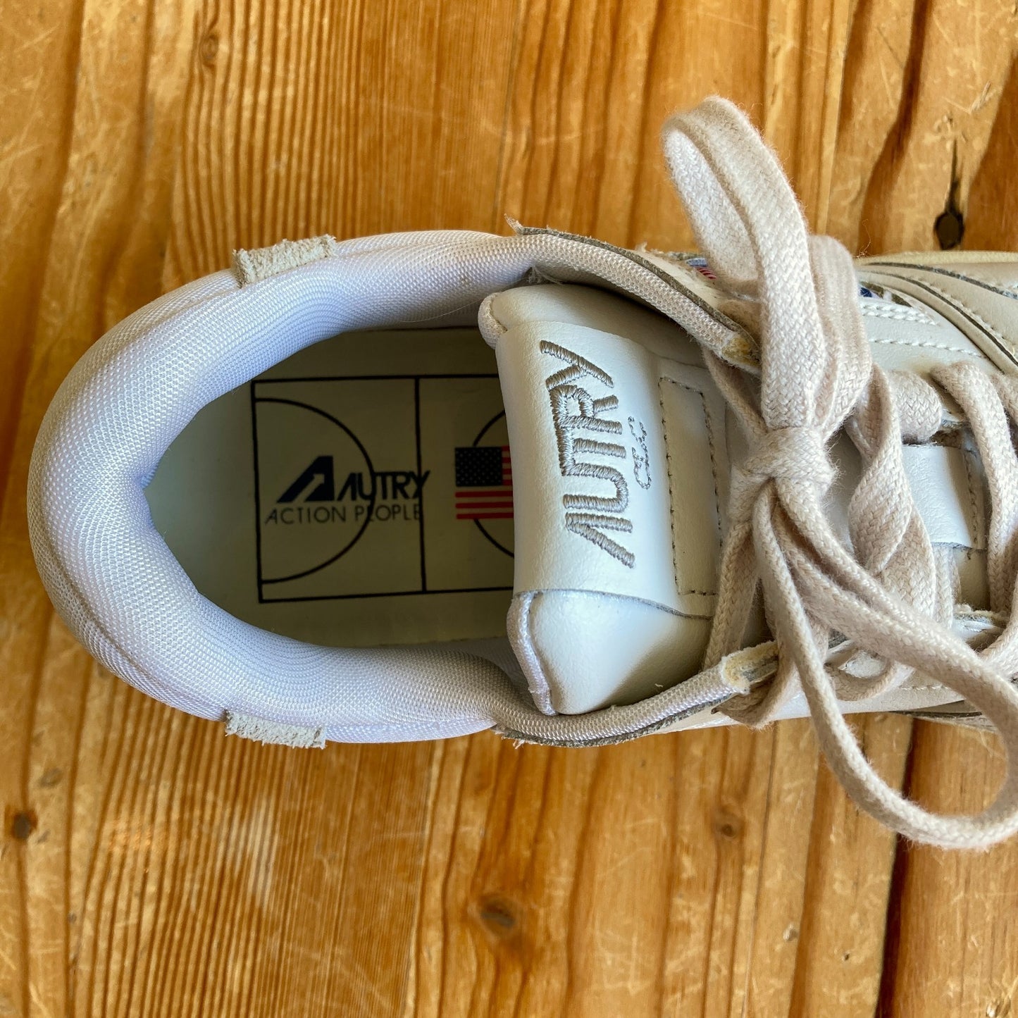 Autry $225 CLC Low-Top Platform Sneakers Shoes - Size 39 / 9 -  0614MA