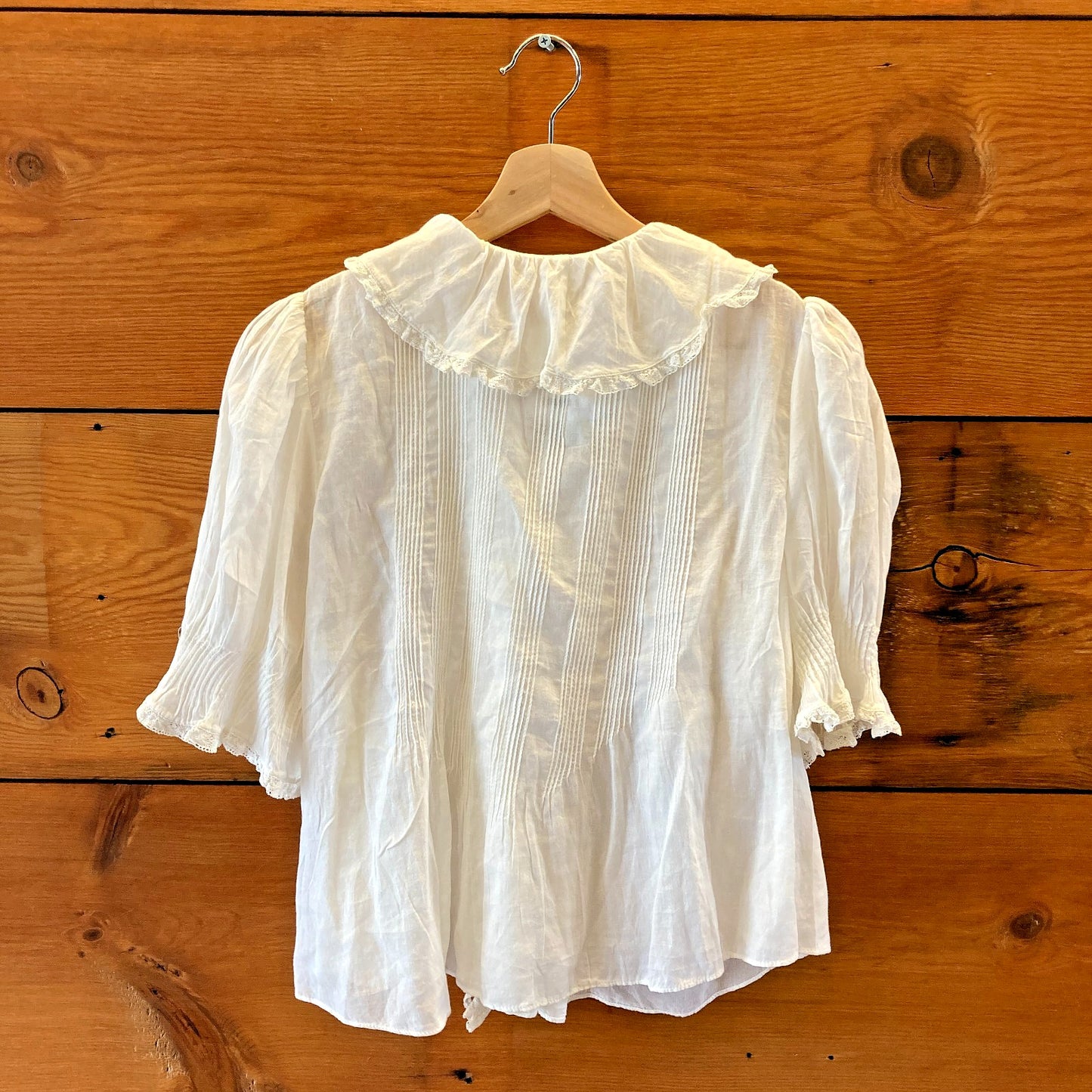Dôen White Sheer Cotton Ruffled Neckline Short Sleeve Top - Size M - 1011SC