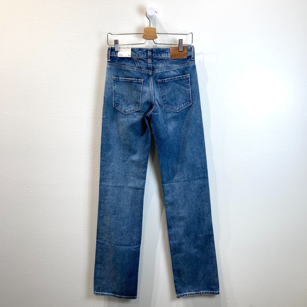 We the Free by Free People NEW Luna Mid Rise Straight Jeans - Size 25 - 1111ES