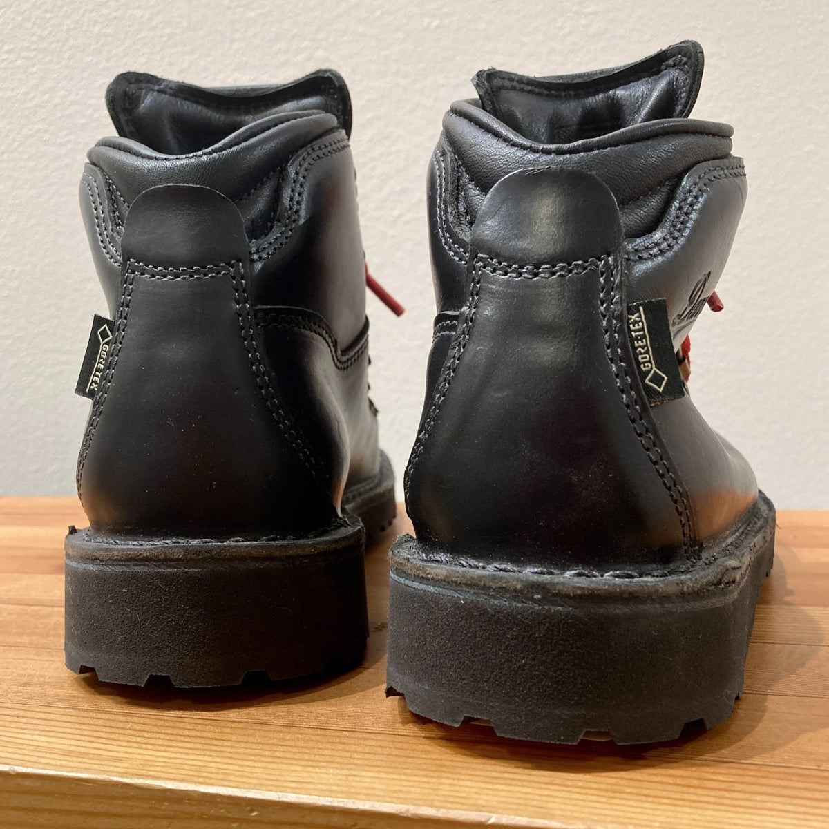 Danner Black Lace Up Mountain Pass Ankle Hiking Boots - Size 7.5 - NEW - 1122CT