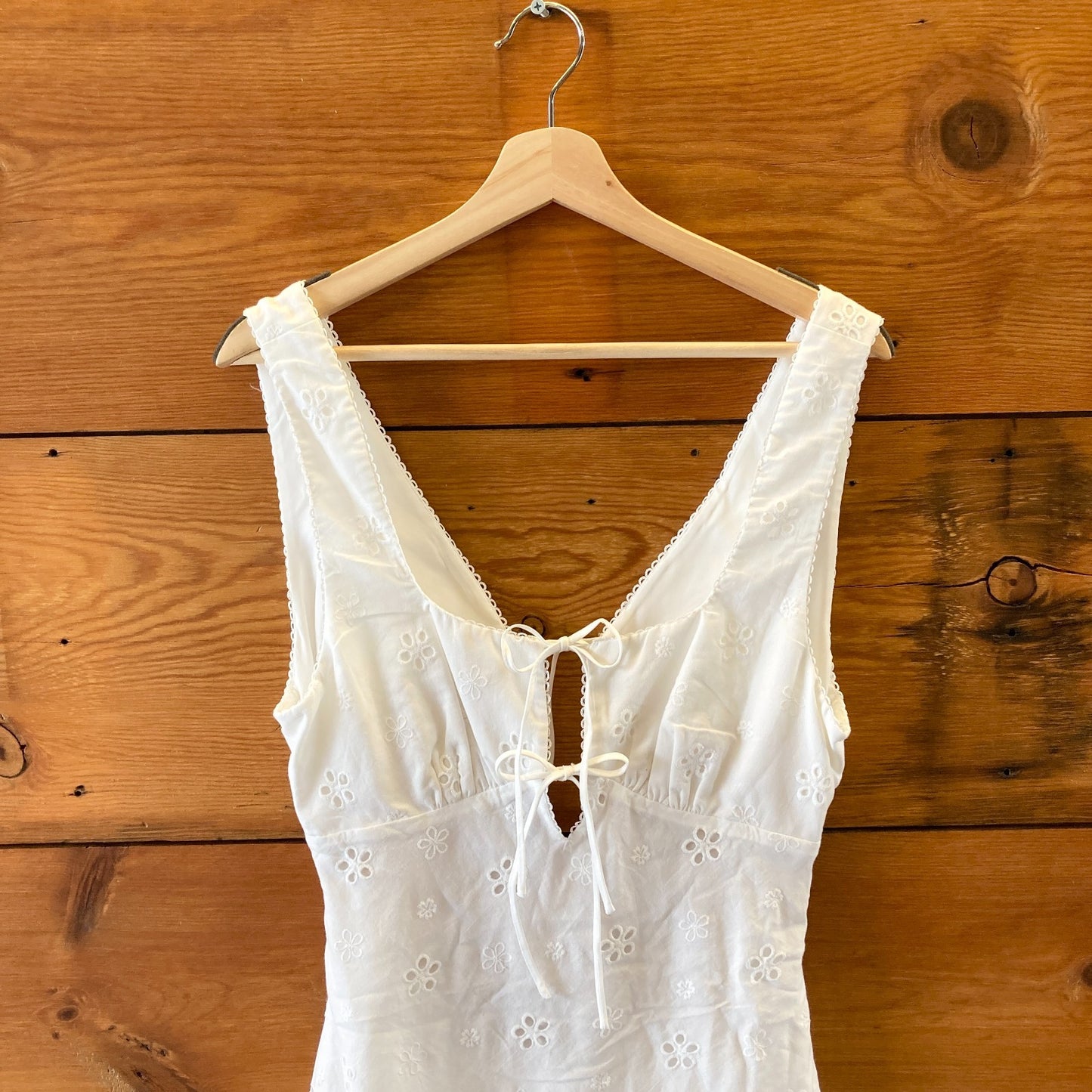 L - NIA $140 White Eyelet Open Back Midi Length Shane Dress NEW 0113TS