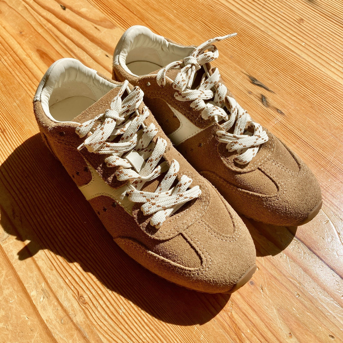 Larroude NEW Brown & White Suede Stella Sneakers Shoes - Size 7 - 0320JS