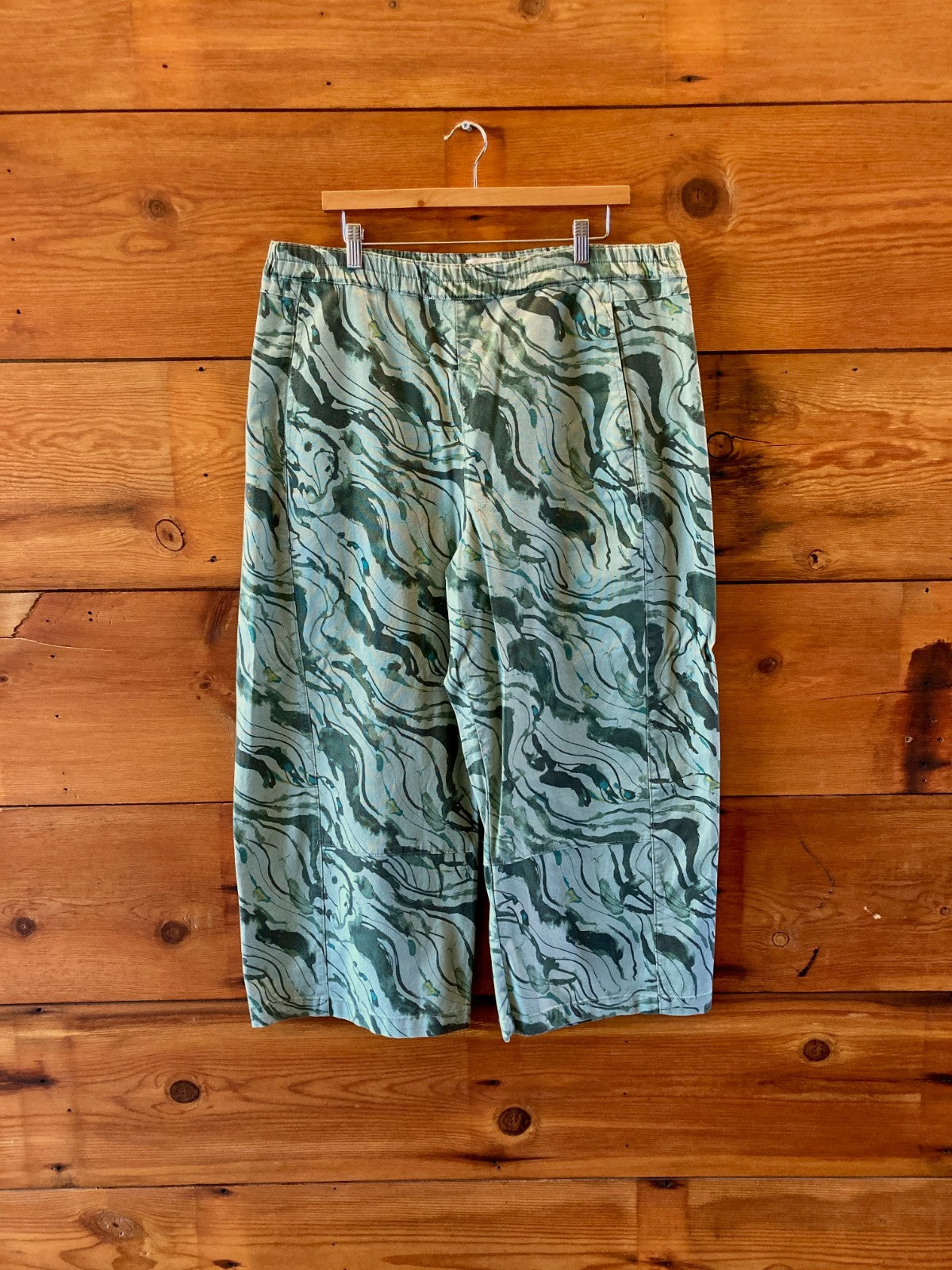 Pilcro Anthropologie NEW Green Printed Izzie Barrel Pants - Size XL - 1206HP
