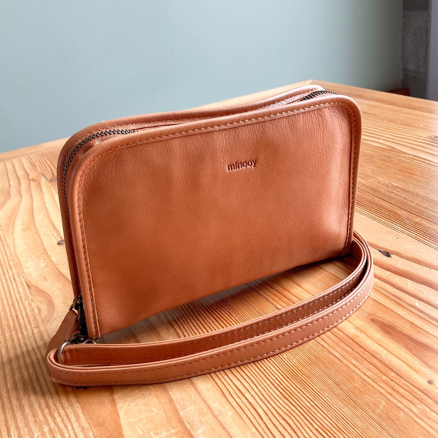 Minooy Caramel Brown Leather Travel Multi Pocket Crossbody Purse Bag 0211JO