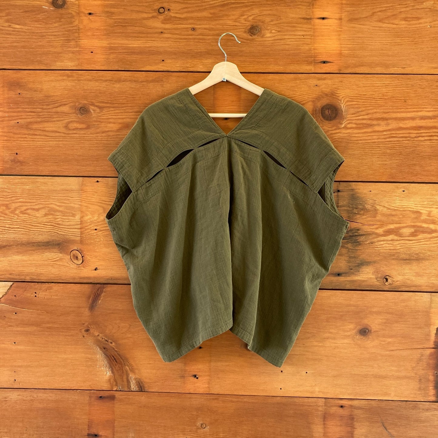 M - Atelier Delphine Green V-neck Boxy Fit Organic Cotton Japan Shirt Top 1030SF