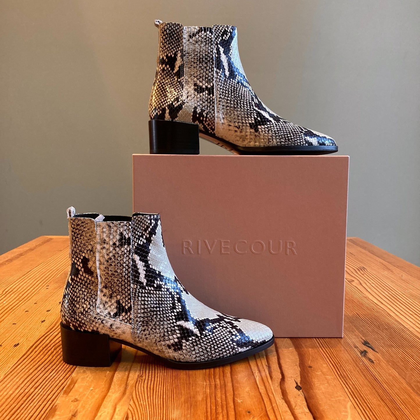 39 / 8 US - Rivecour $400 Python Botinnes No. 408 Ankle Boots NEW w/ Box 0605MH