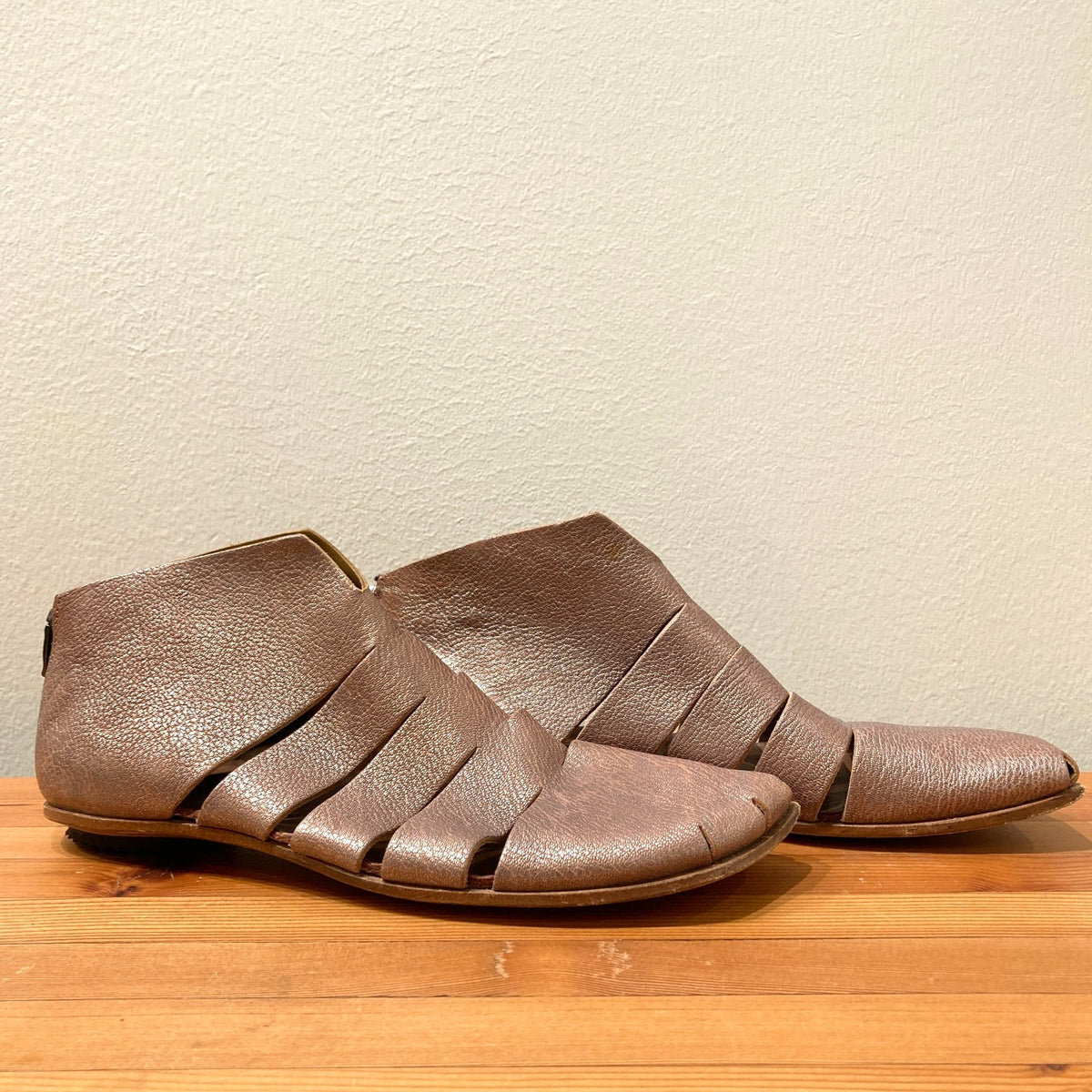 Cydwoq Bronze Leather Cut Out Spiritual Flats Shoes - Size 39 / 9 - 1122CT