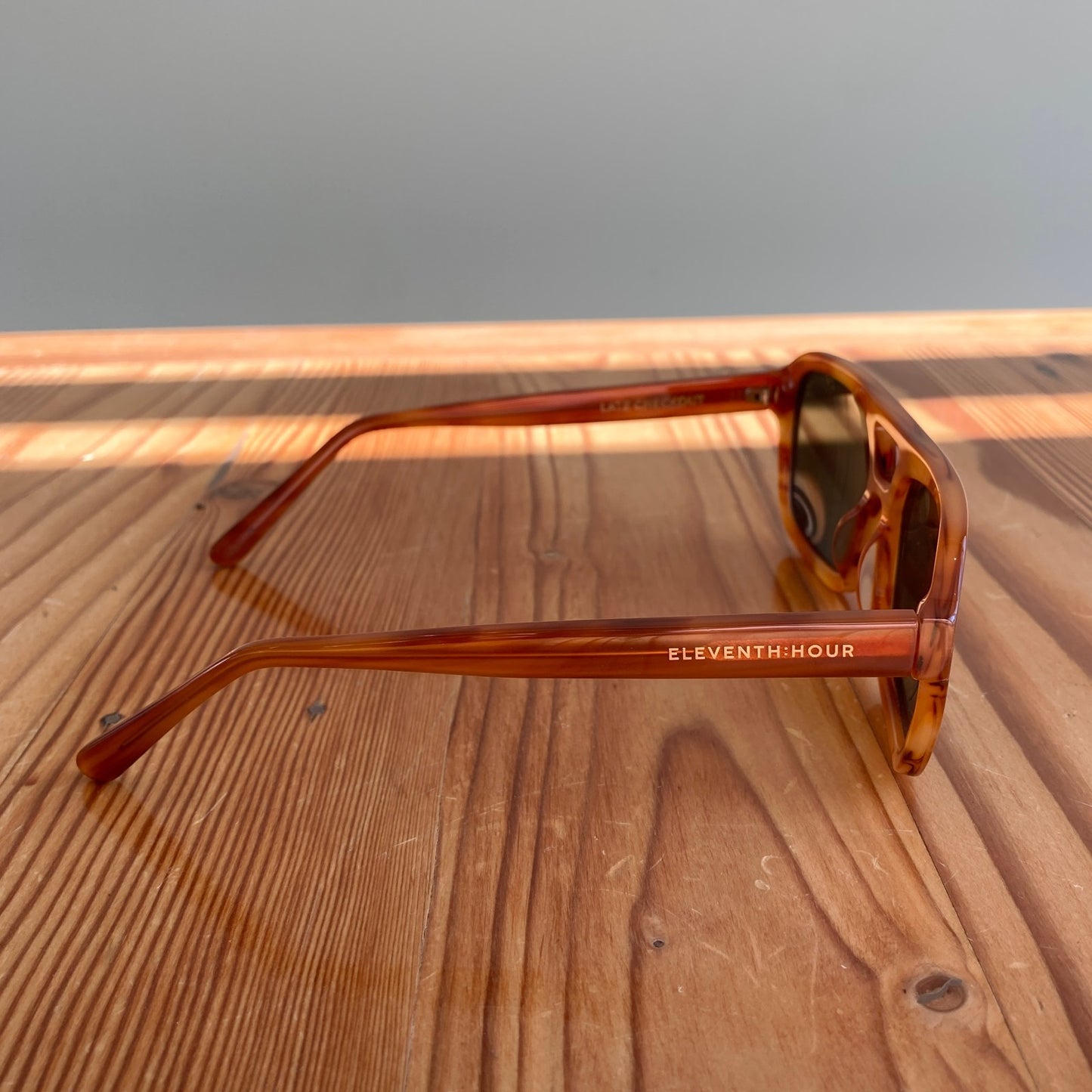 Eleventh Hour Brown Late Checkout Aviator Sunglasses w/ Case 0619SM