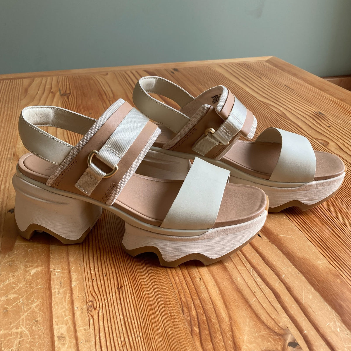 Sorel White Tan Kinetic Impact Slingback Platform Sandals - Size 8.5 - 1011SC