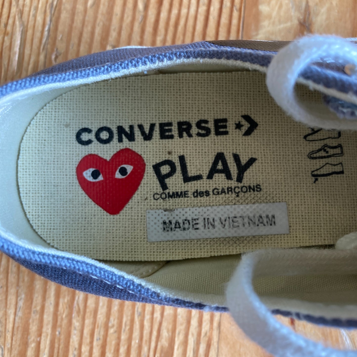 Converse X Play Comme Des Garcons Gray Chuck Low Heart Shoes - Size 7 - 0818SL