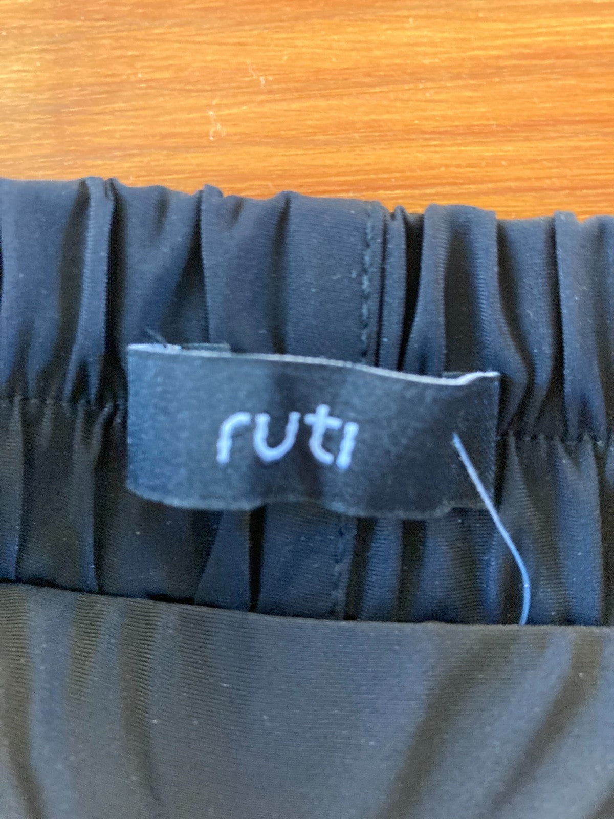 Ruti $249 Black On the Loose Work Barrel Leg Pants - Size 3 / L - NEW - 4427SC