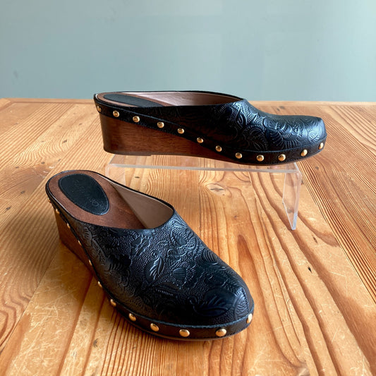 Farm Rio Black Embossed Studded Low Wedge Clogs Shoes - 0715DP