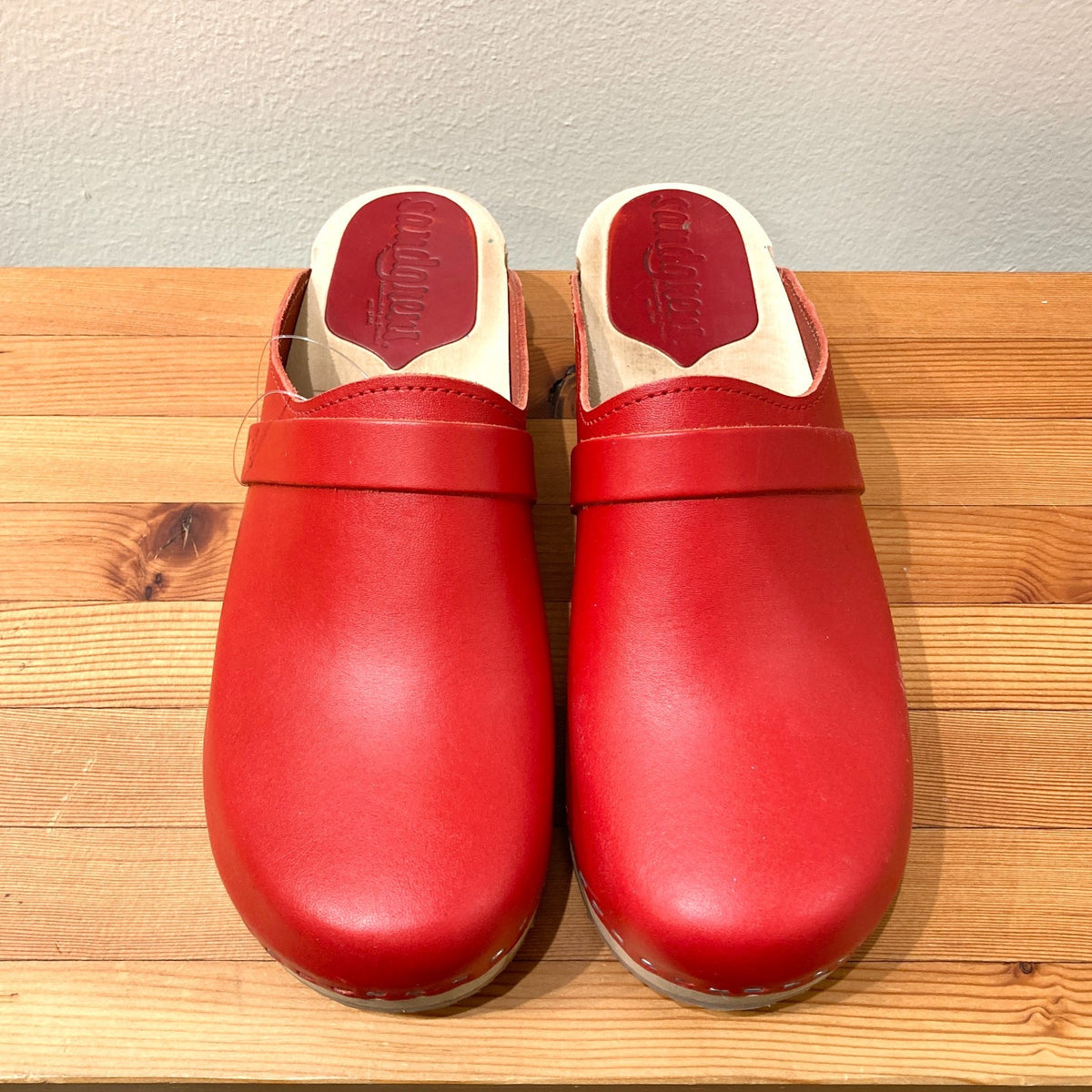 Sandgrens Red Leather Low Heel Stapled Wood Sole Clogs - Size 41 / 10 - 0916KJ