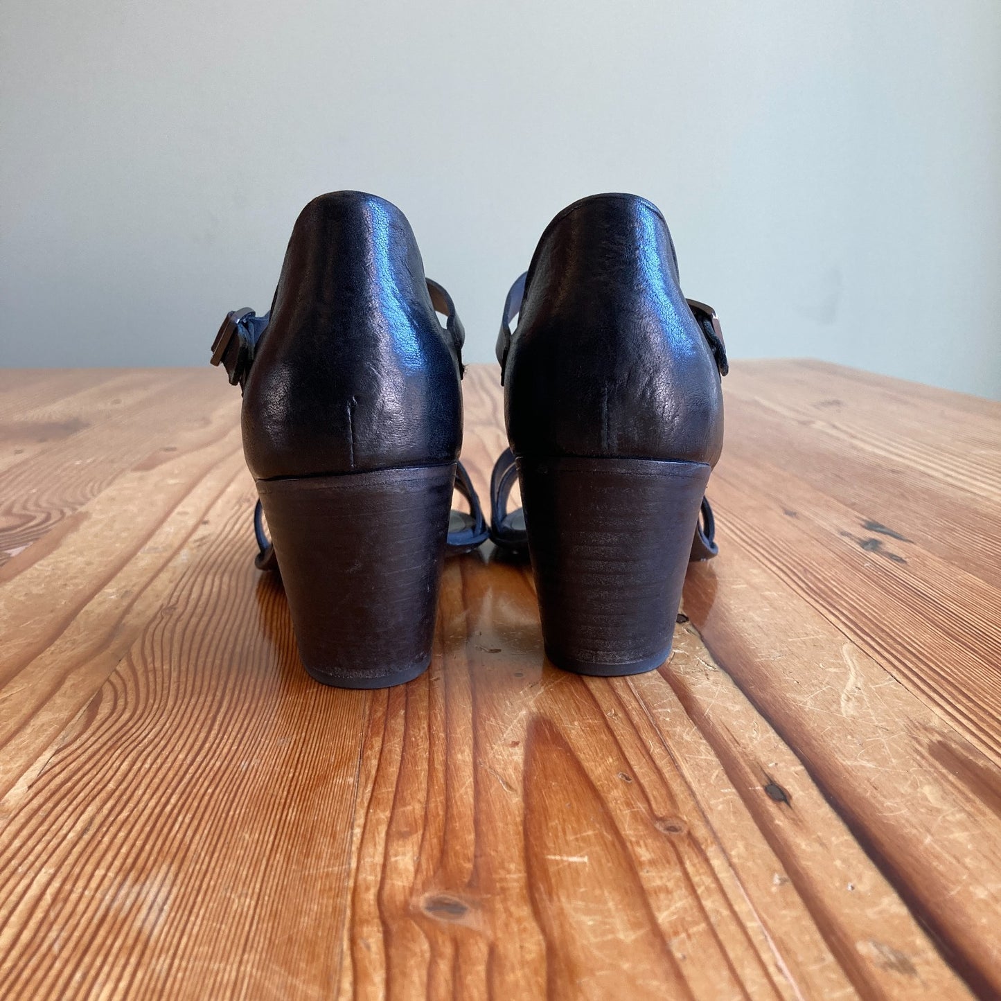 Pantanetti $399 Black Mid T Strap Sandals Heels - Sz 37.5 / 7.5 -w/box - 0121PK