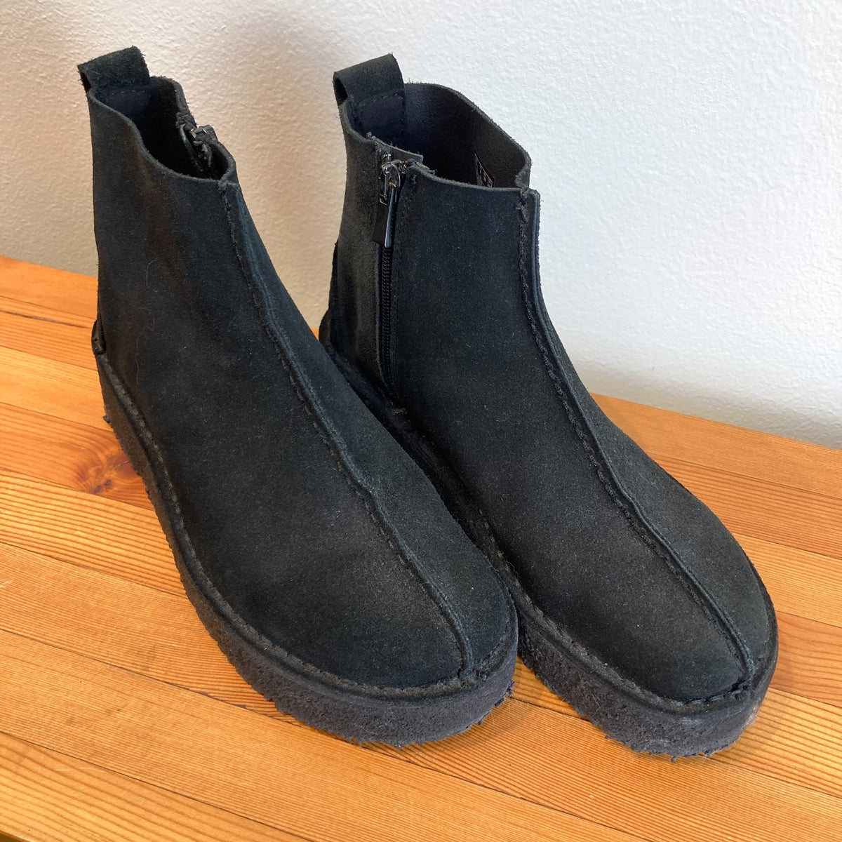 Clarks Black Suede Side Zip Trek Wedge Ankle Boots - Size 8 - 0320HJ