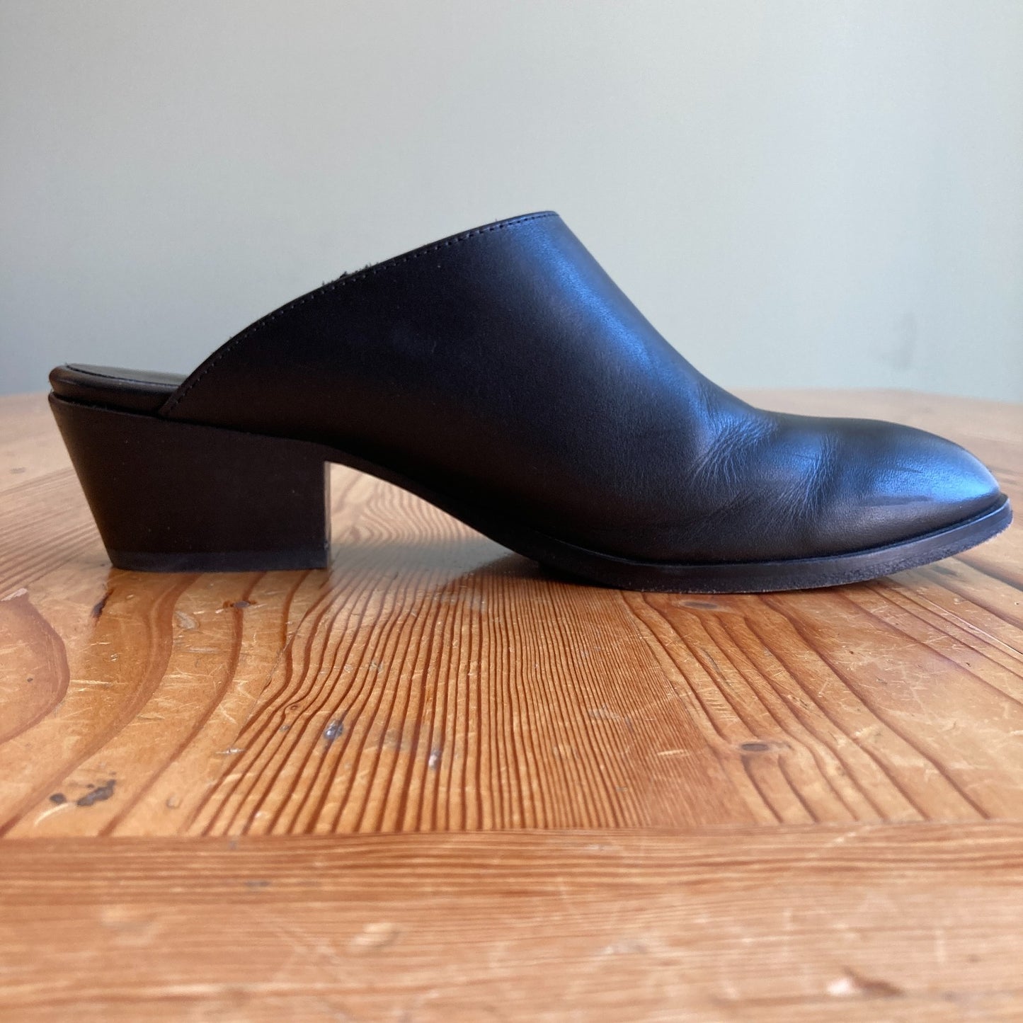 Thursday Boot Co. Black Breeze Leather 2" Heel Mules Shoes - Size 8.5 - 1011SC