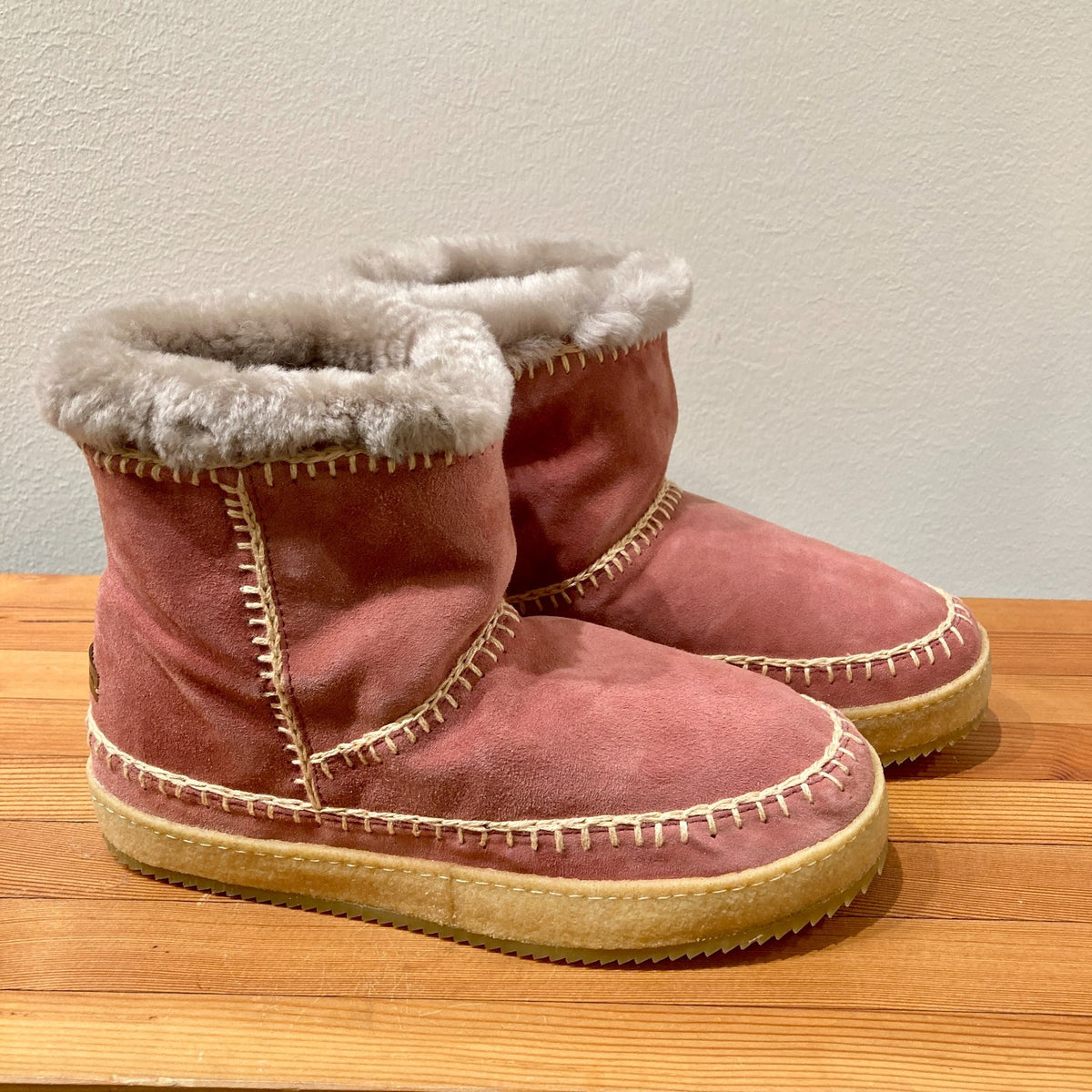 Laid Back London Pink Suede Pull On Moccasin Boots - Sz 38 - NEW w/ box - 1122CT