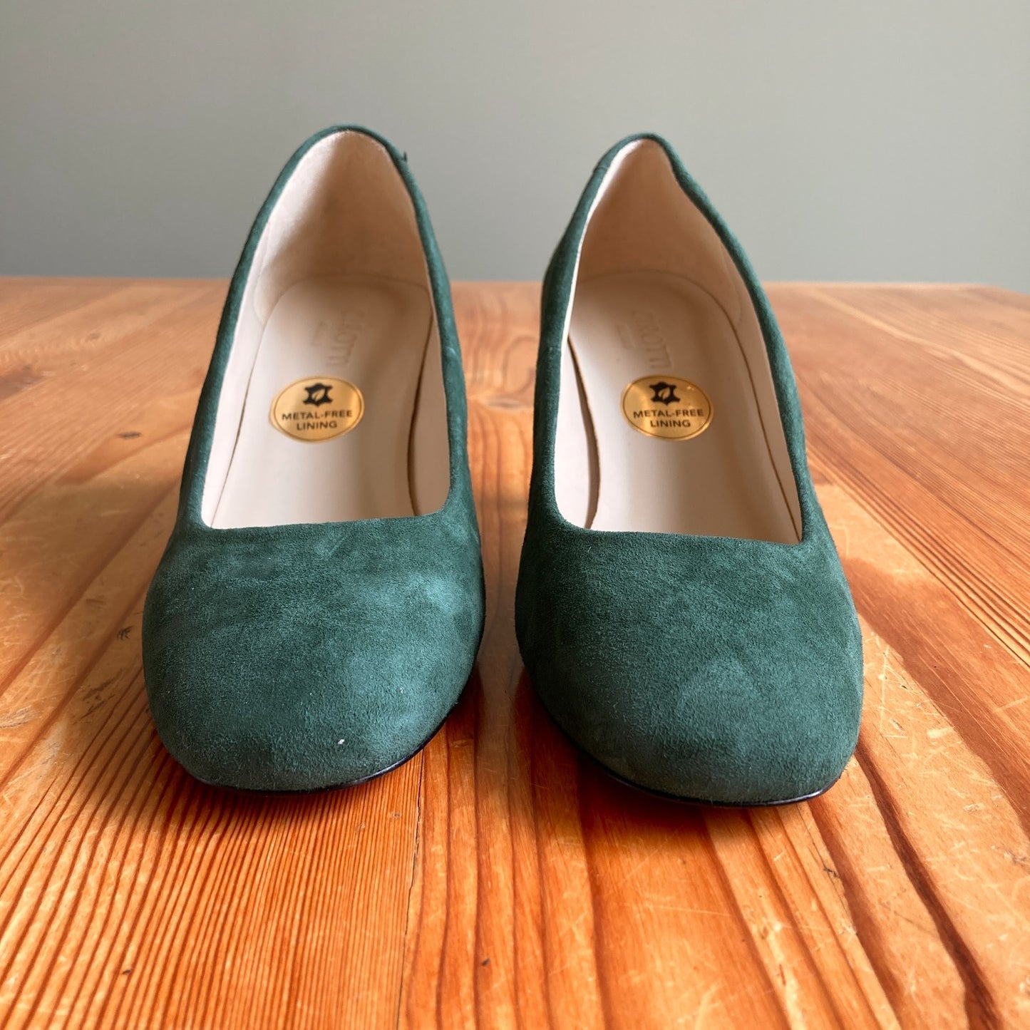 Girotti $449 Green Suede Leather Rounded Toe Heels - Sz 38 / 7.5 - NEW - 0803BM