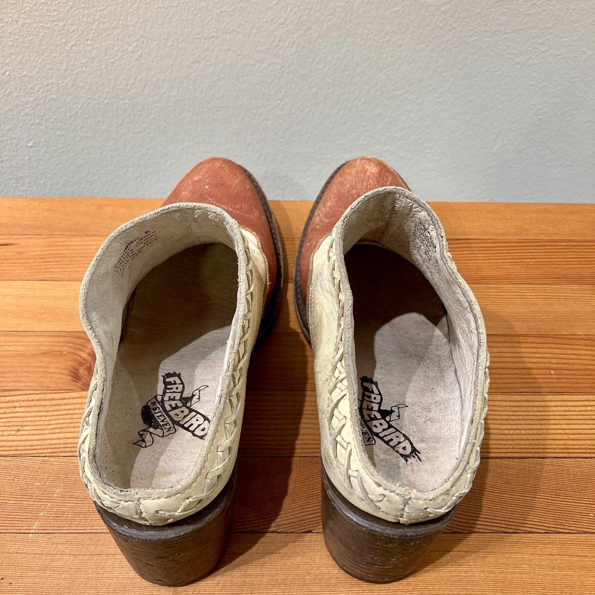 Freebird by Steven Brown White Western Prisn Mules Shoes - Size 6 - 0312IG