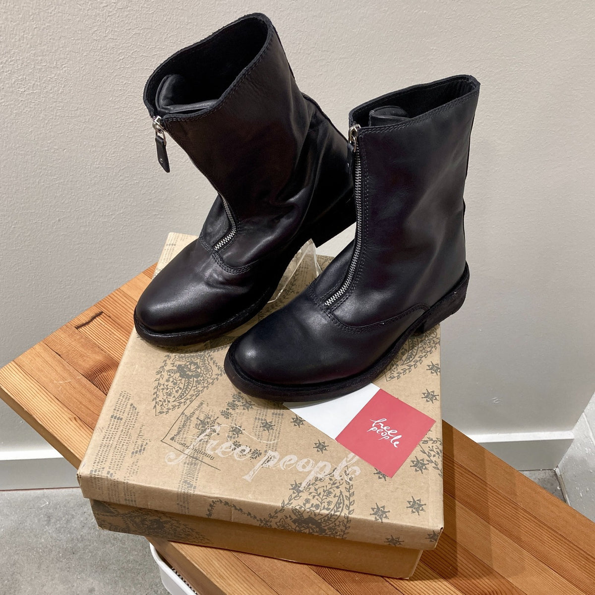 Free People $198 Black Zip Up Santa Fe Boots - Size 38 / 8 - w/ Box - 1122CT