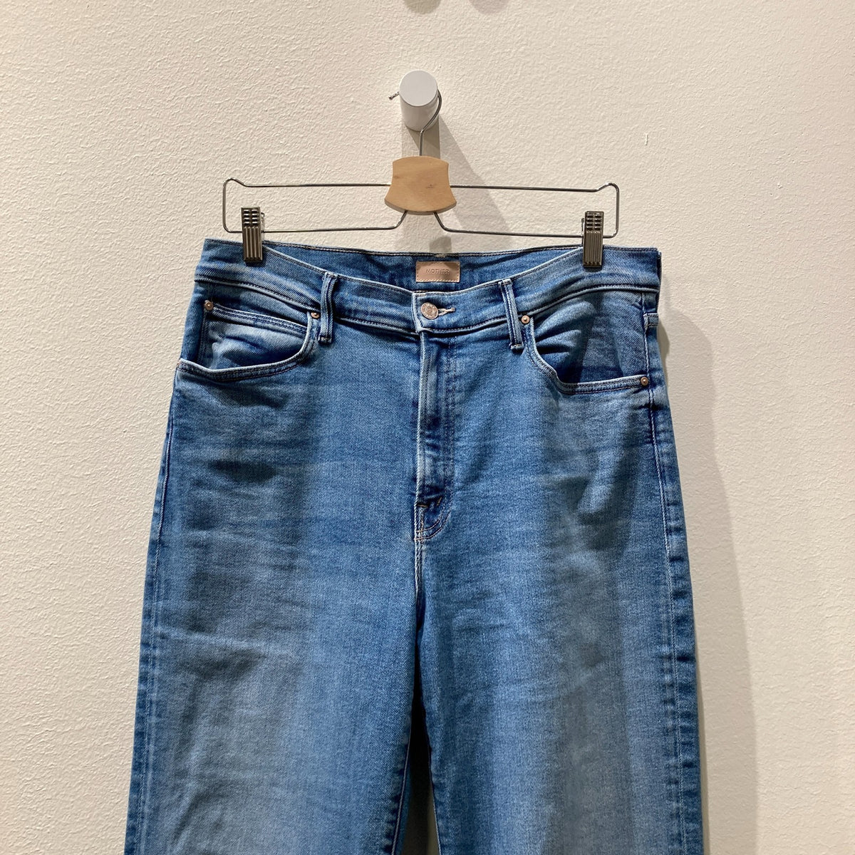 Mother $258 Fan Favorite Wash Kick It Straight Leg Jeans - Size 33 - 0916KJ
