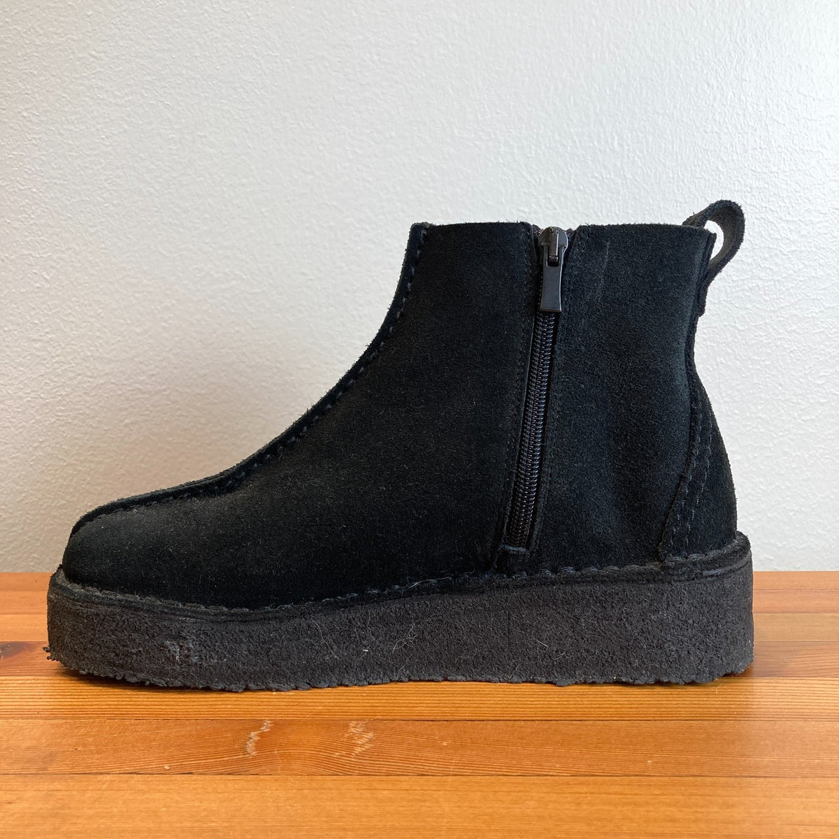 Clarks Black Suede Side Zip Trek Wedge Ankle Boots - Size 8 - 0320HJ