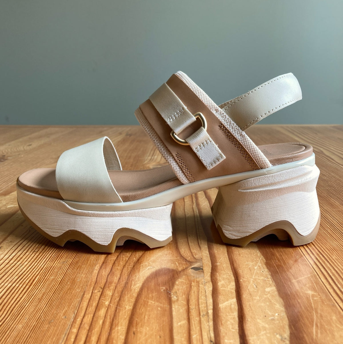 Sorel White Tan Kinetic Impact Slingback Platform Sandals - Size 8.5 - 1011SC