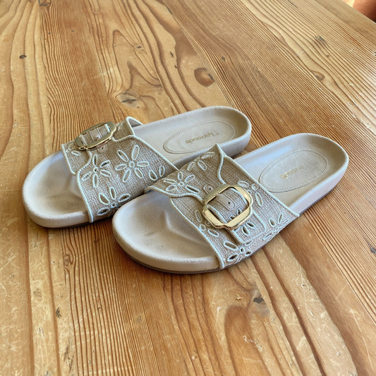 Larroude $250 Eyelet Embroidered Big Buckle Chloe Sandals - Size 8.5 - 1011SC