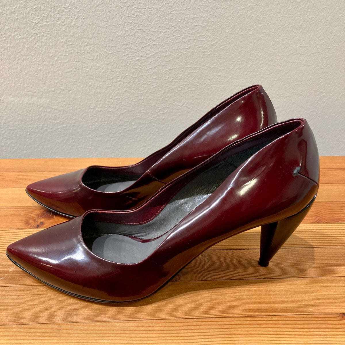 Costume National Oxblood Leather Pointed Toe Heels - Size 38 / 8 - NEW - 1122CT